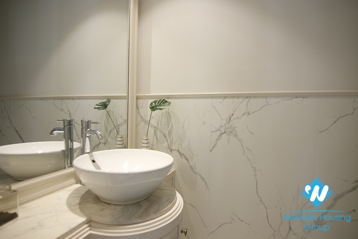 Adjacent villa for rent, equipped with modern furniture for rent in Vinhome Harmony Long Bien